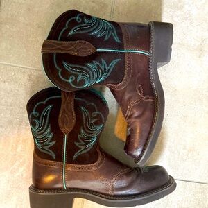 Ariat boots size 9.5